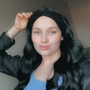 Meet your Posher, Celina